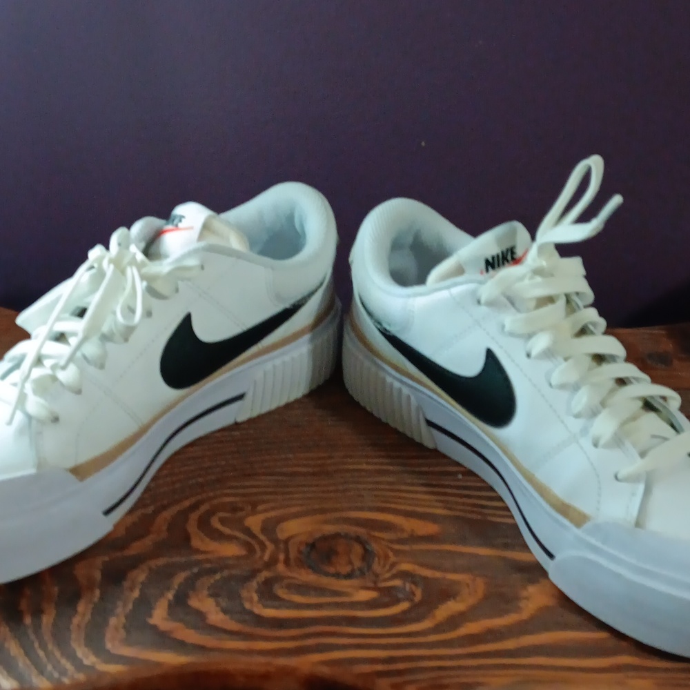 Nike Court Legacy Left White and Black Sneakers - Picture 7 of 11